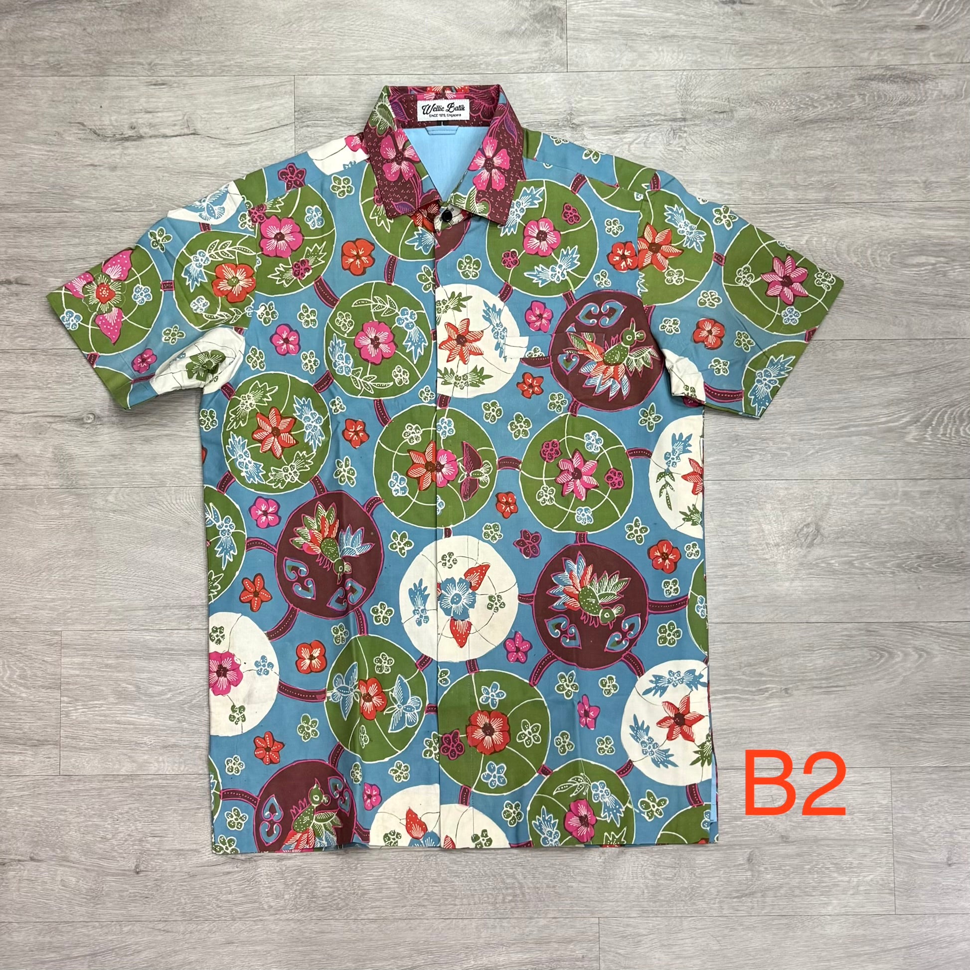 Hand drawn batik short sleeve shirts