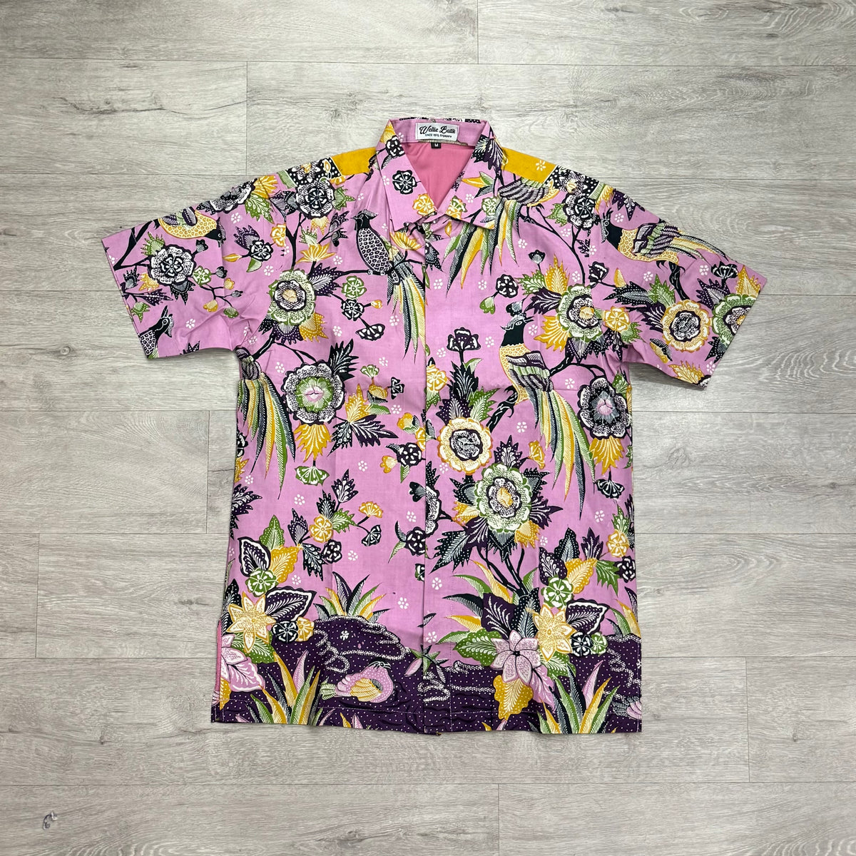 Batik hand drawn short sleeve shirt ( size M )
