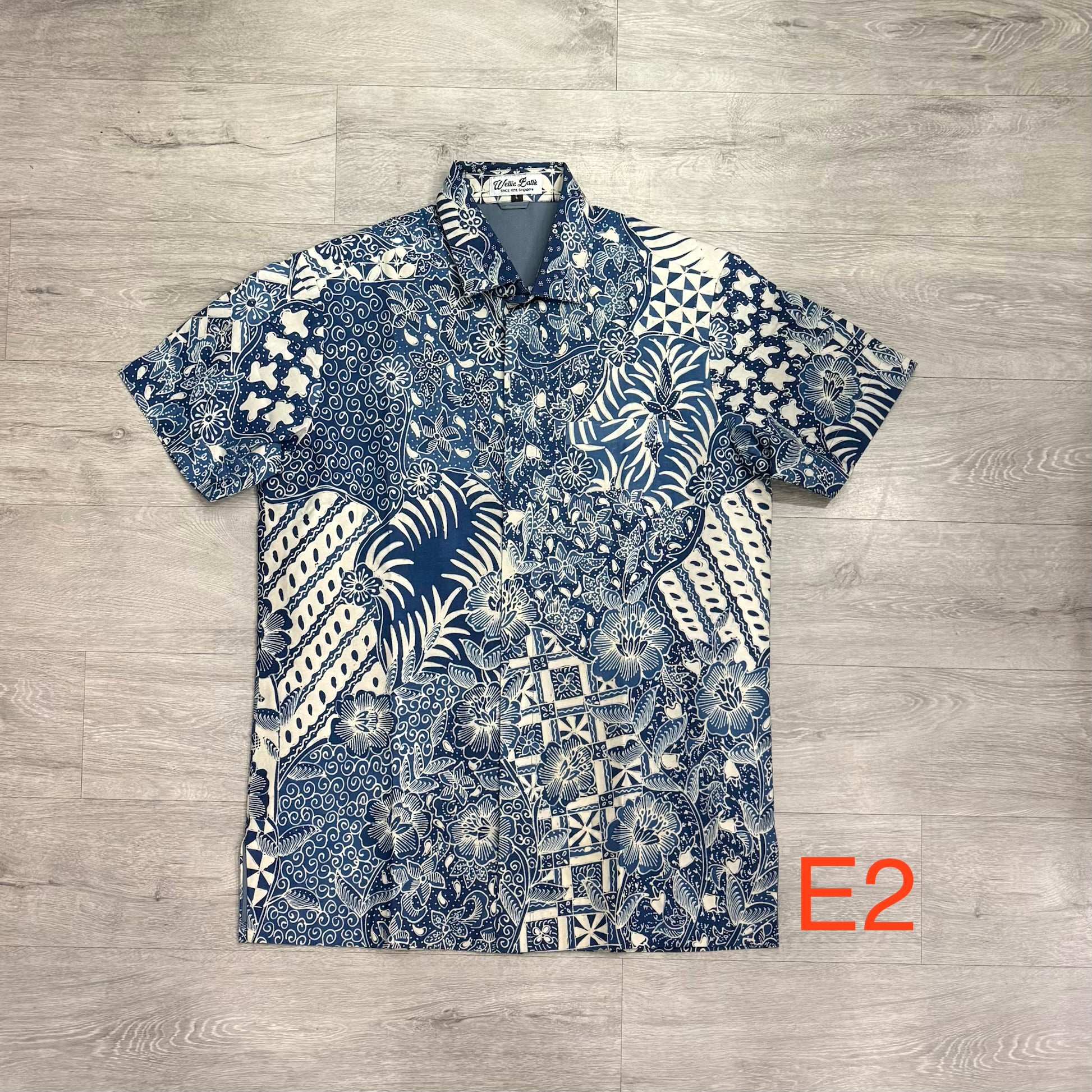 Hand drawn batik short sleeve shirts