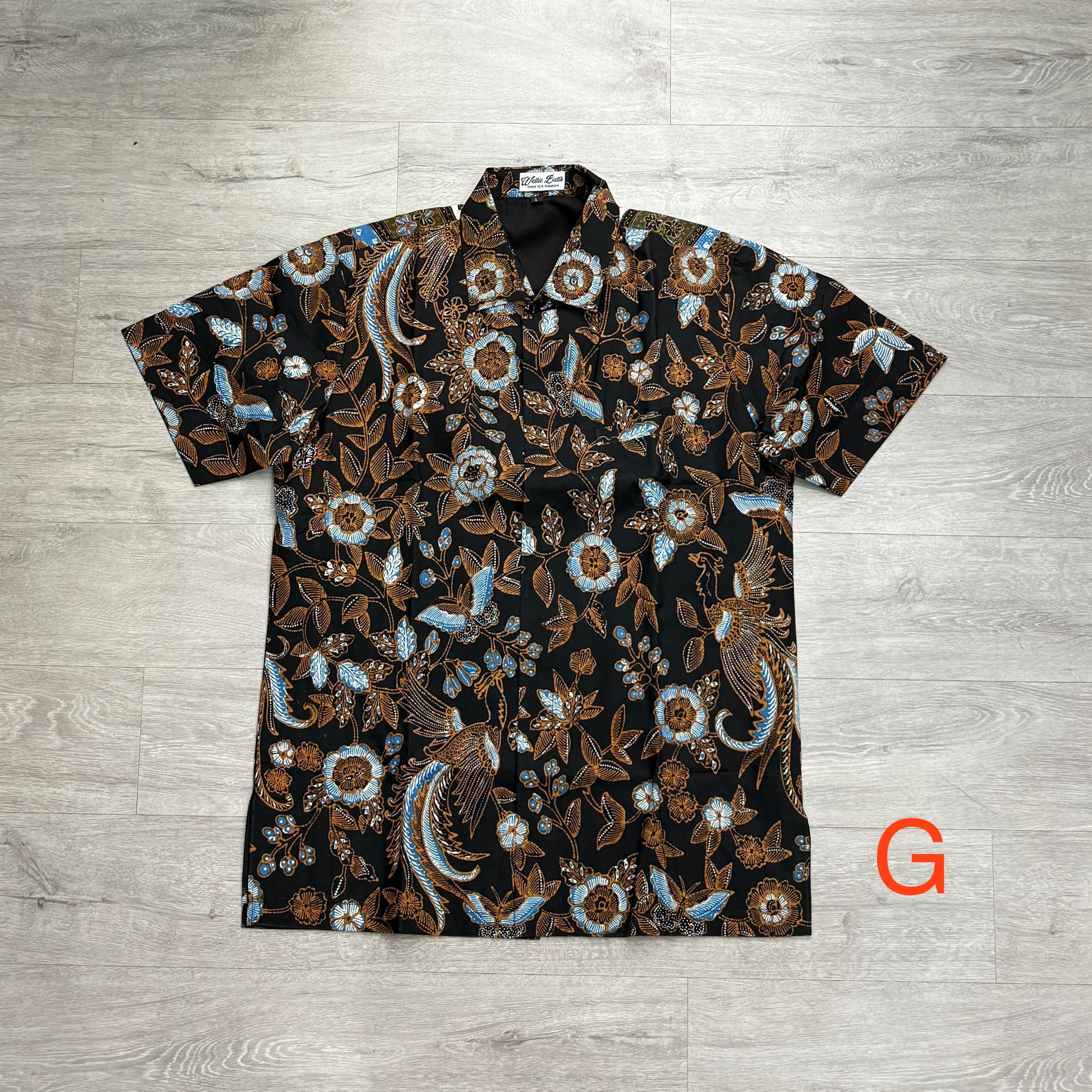 Hand drawn batik short sleeve shirts